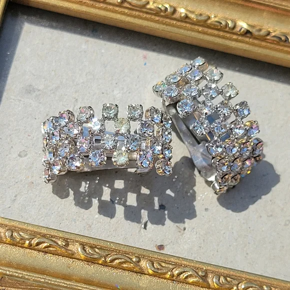 Western Germany Rhinestone Clip On Vintage Earrings ~ Costume Jewelry ~ Sparkle! - Picture 6 of 16